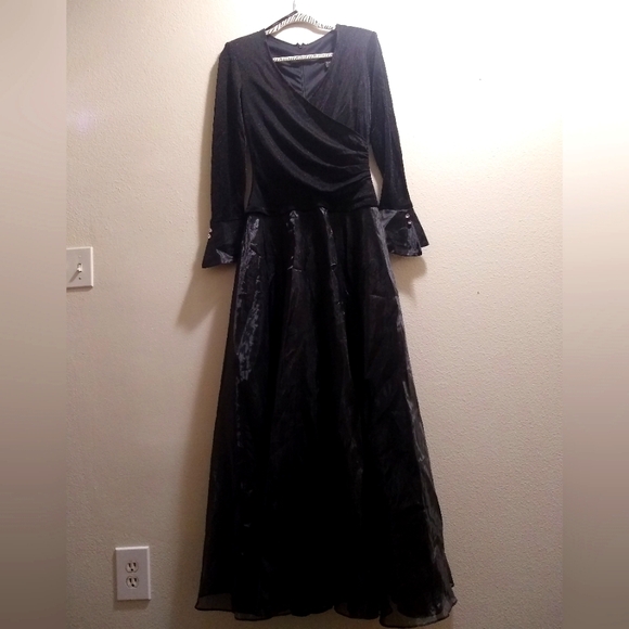 JS Collections Black Formal Dress - Picture 1 of 12